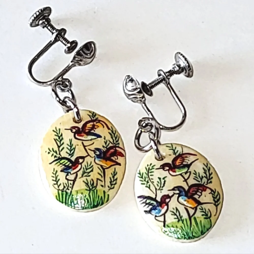 HANDPAINTED BIRD DESIGN EARRINGS - VINTAGE SCREWBACKS - Picture 1 of 8